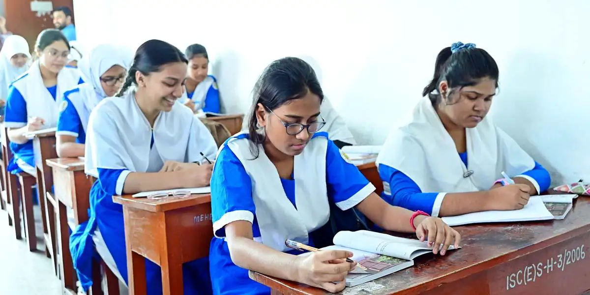 রেইনকোট গল্পের ৩টি অনুধাবনমূলক প্রশ্নোত্তর, ৮ম পর্ব, এইচএসসি বাংলা ১ম পত্র
